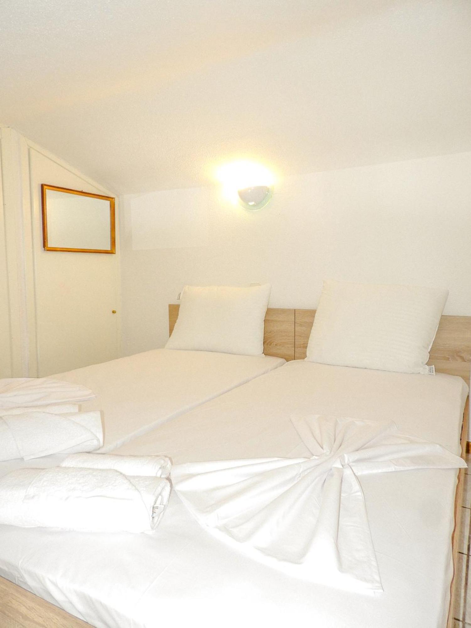 Holiday home Delmare Manchy's Summer Oasis *