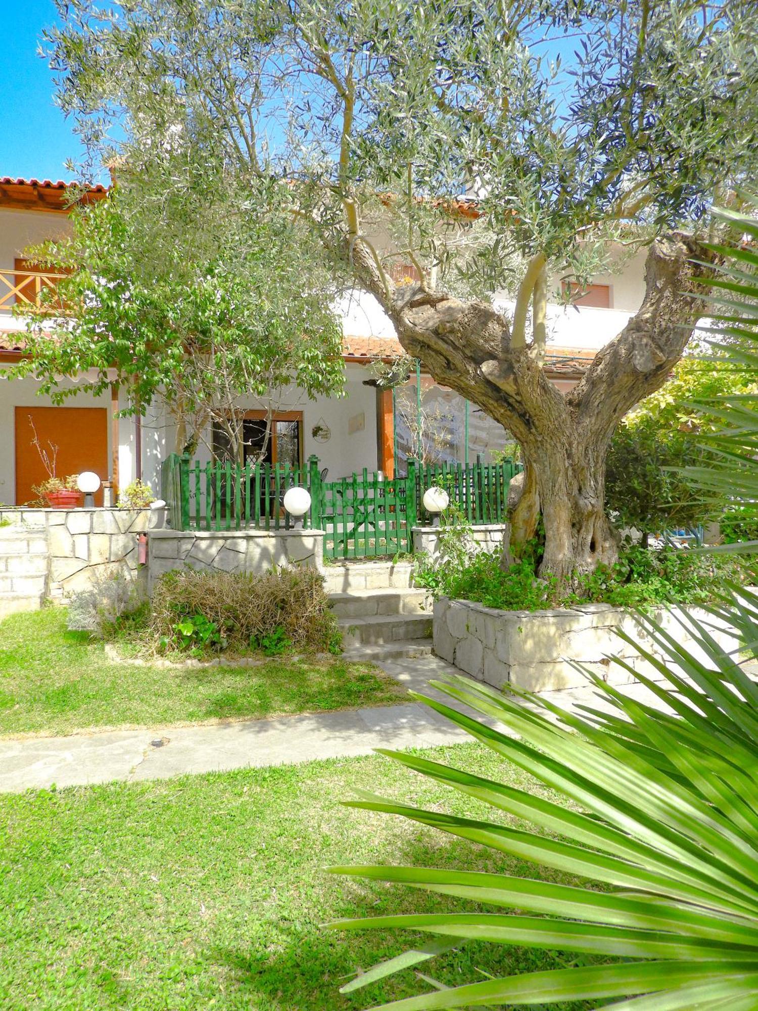 Holiday home Delmare Manchy's Summer Oasis
